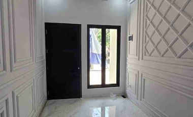 Dijual Rumah 2 Lantai 800 an Juta Di Warung  Sila  Jagakarsa