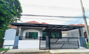 บ้านเดี่ยว ลำลูกกา บ้านชั้นเดียว ทำเลดี ใกล้ถนน  เดินทางไปเชื่อมต่อรังสิตได้ ม.วรินทร เนื้อที่ 60 ตรว. 3 นอน จอดรถได้ในบ้าน โทรเล๊ย081440---- วา