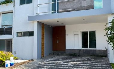 CASA EN RENTA EN COTO ANTARA SOLARES