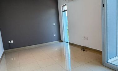 CASA EN RENTA EN COTO ANTARA SOLARES