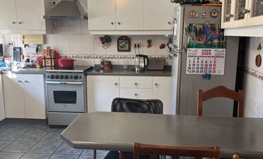 Casa 4 dormitorios y patio, en condominio, San pedro de la Paz, Concepción