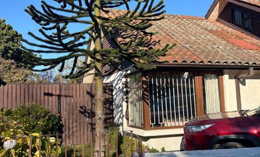 Casa 4 dormitorios y patio, en condominio, San pedro de la Paz, Concepción