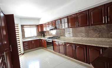 La Estancia Casa en Venta en Coto Privado a 2 Min de Costco