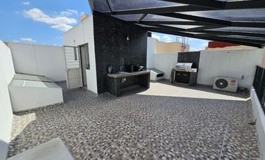 La Estancia Casa en Venta en Coto Privado a 2 Min de Costco