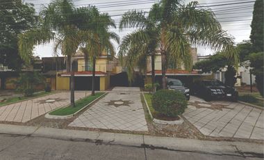 La Estancia Casa en Venta en Coto Privado a 2 Min de Costco