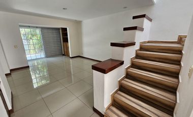 La Estancia Casa en Venta en Coto Privado a 2 Min de Costco