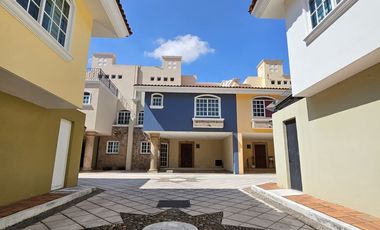 La Estancia Casa en Venta en Coto Privado a 2 Min de Costco