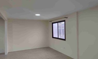La Alborada 3a, alquiler casa 3 dormitorios. garaje pequeño