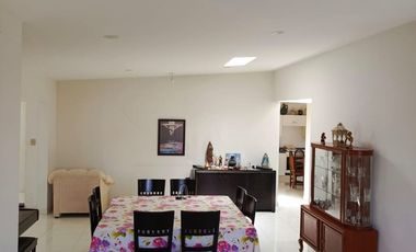 Casa en Venta con alberca de un sólo nivel