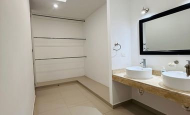 Casa en Venta de Una Planta en Esquina en Privada