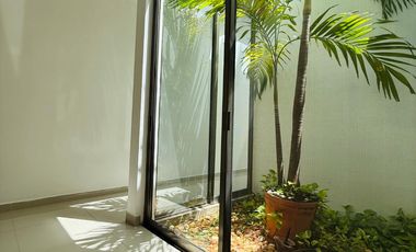 Casa en Venta de Una Planta en Esquina en Privada