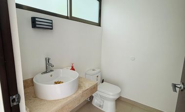 Casa en Venta de Una Planta en Esquina en Privada