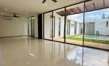 Casa en Venta de Una Planta en Esquina en Privada