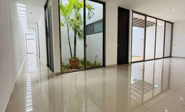 Casa en Venta de Una Planta en Esquina en Privada