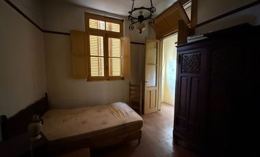 CASA CORTE ANTIGUA EN VENTA CENTRO DE TANDIL