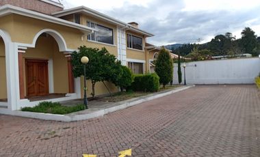 SE VENDE HERMOSA CASA SECTOR LA ARMENIA – VALLE DE LOS CHILLOS