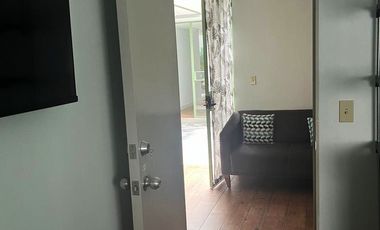 Excelente opción para ejecutivos, profesionistas, académicos: Suite amueblada en Camelinas, 2 habitaciones, 1 baño