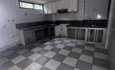 En venta casa de 3 dormitorios en alborada 10ma etapa.(JP)