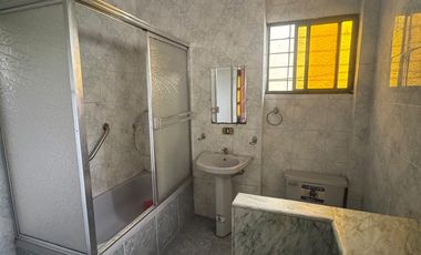 En venta casa de 3 dormitorios en alborada 10ma etapa.(JP)