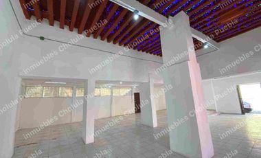 Local comercial en renta, ubicado en esquina ideal para tienda de conveniencia, de productos de limpieza, supermercado, farmacia, restaurante, cadena comercial.