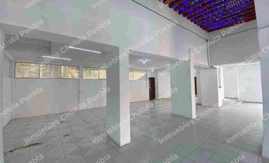 Local comercial en renta, ubicado en esquina ideal para tienda de conveniencia, de productos de limpieza, supermercado, farmacia, restaurante, cadena comercial.