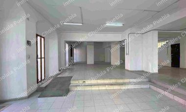 Local comercial en renta, ubicado en esquina ideal para tienda de conveniencia, de productos de limpieza, supermercado, farmacia, restaurante, cadena comercial.