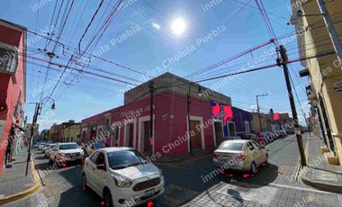 Local comercial en renta, ubicado en esquina ideal para tienda de conveniencia, de productos de limpieza, supermercado, farmacia, restaurante, cadena comercial.