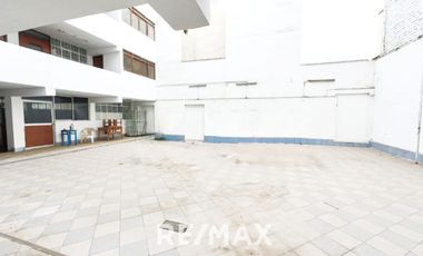 LOCAL COMERCIAL CON LA MEJOR UBICACION Y VISIBILIDAD | CARABAYLLO