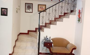 Venta de Casa en Los Geranios Cerca del Parque Lineal La Tebaida y Supermaxi