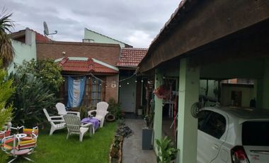 Casa en Villa Club con parque y pileta