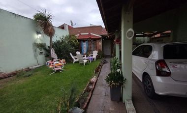 Casa en Villa Club con parque y pileta