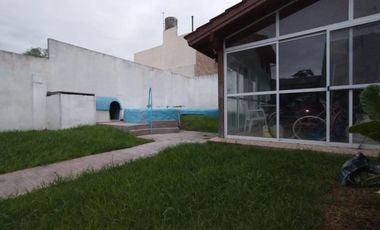 Casa en Villa Club con parque y pileta