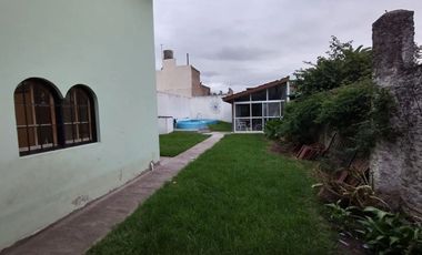Casa en Villa Club con parque y pileta