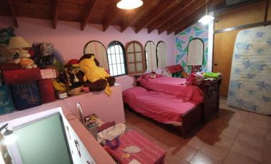 Casa en Villa Club con parque y pileta