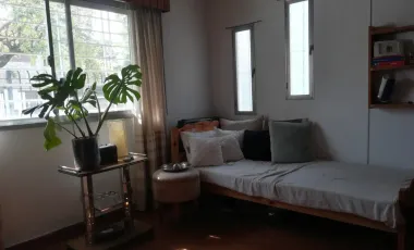 CASA AMERICANA CON LOTE - BIEN UBICADA