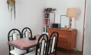 CASA AMERICANA CON LOTE - BIEN UBICADA