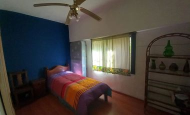 CASA CON PARQUE, Y CÁLIDOS AMBIENTES