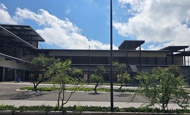 Local en venta en plaza comercial nueva sobre Prolongación Constituyentes Oriente