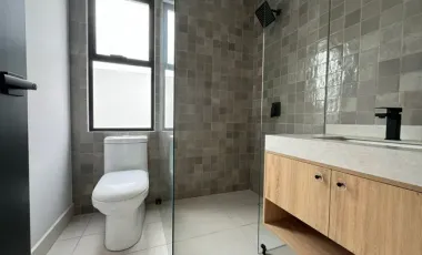 Casa en venta, sector Puembo con piscina