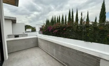 Casa en venta, sector Puembo con piscina