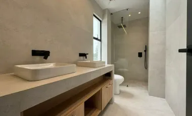Casa en venta, sector Puembo con piscina