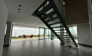 Casa en venta, sector Puembo con piscina