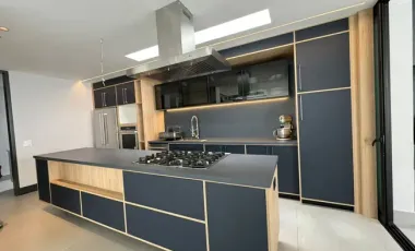 Casa en venta, sector Puembo con piscina