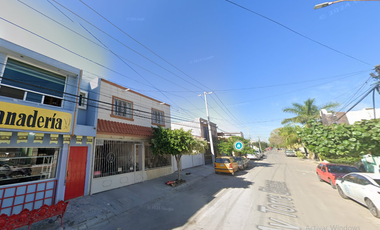 CASA EN VENTA  CON EXCELENTE UBICACION , TORRE BLANCA 955	San Felipe	Torreón	COHPUILA