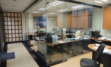 Oficina en alquiler en planta baja de edificio colonia Aguilera