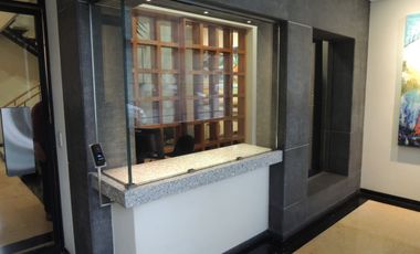 Oficina en alquiler en planta baja de edificio colonia Aguilera