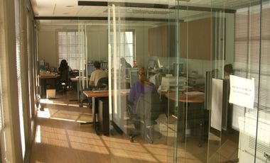 Oficina en alquiler en planta baja de edificio colonia Aguilera