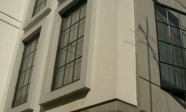 Oficina en alquiler en planta baja de edificio colonia Aguilera