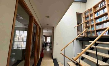 Oficina en alquiler en segunda planta en edificio colonia Aguilera