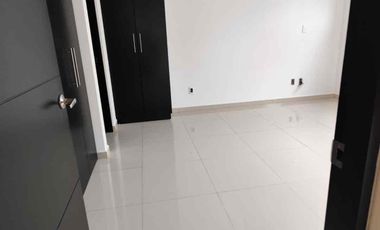 Amplio departamento, con vigilancia